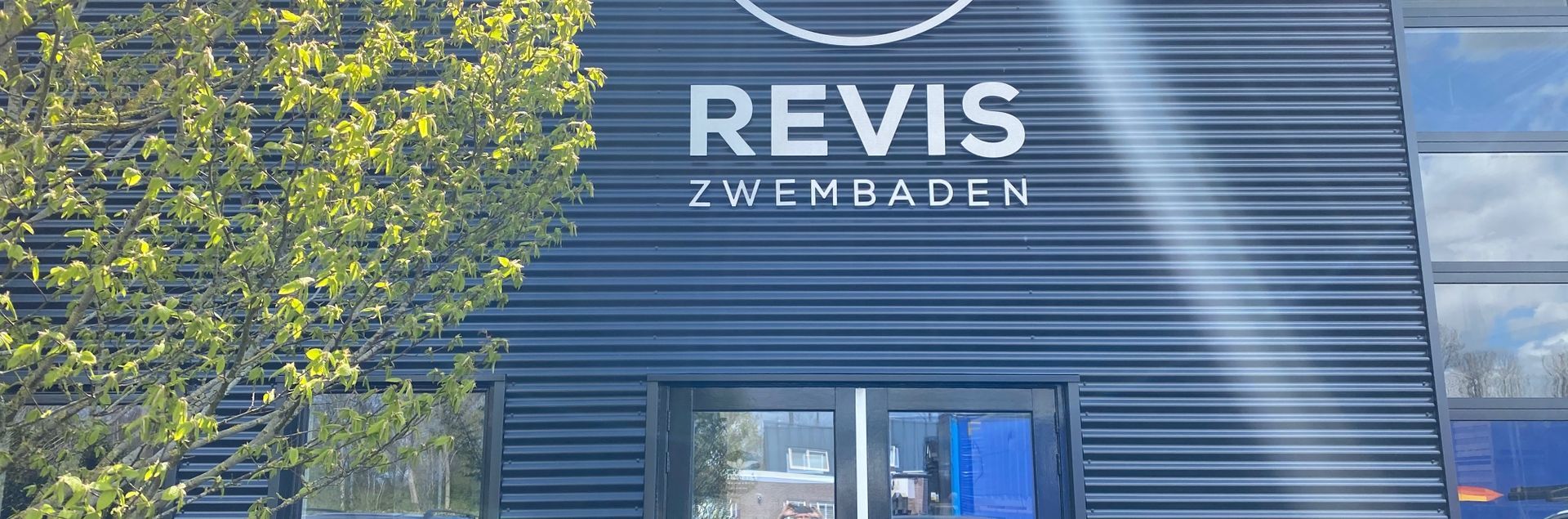 Revis Zwembaden zwembad bouwen